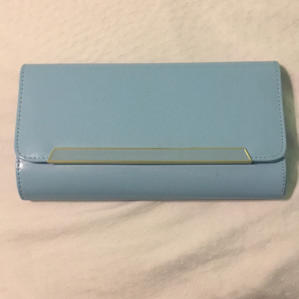 Blue clutch